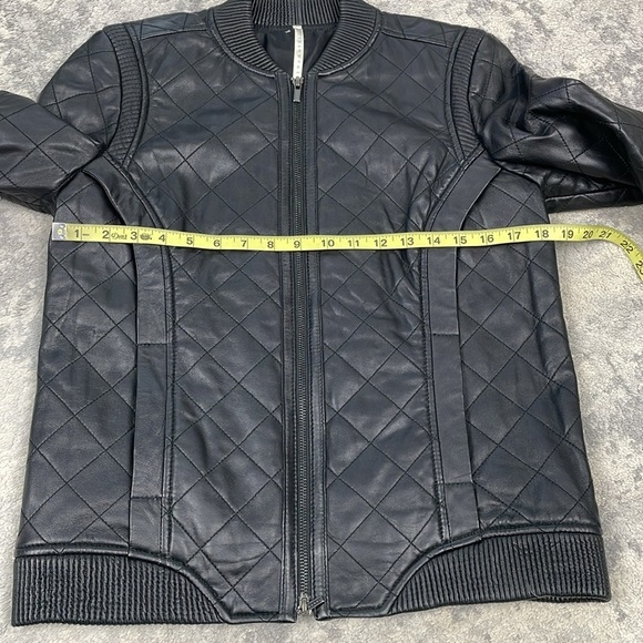 Truth and Pride Diamond Quilted Leather Biker Bomber Jacket Full Zip Sz M - Picture 10 of 12